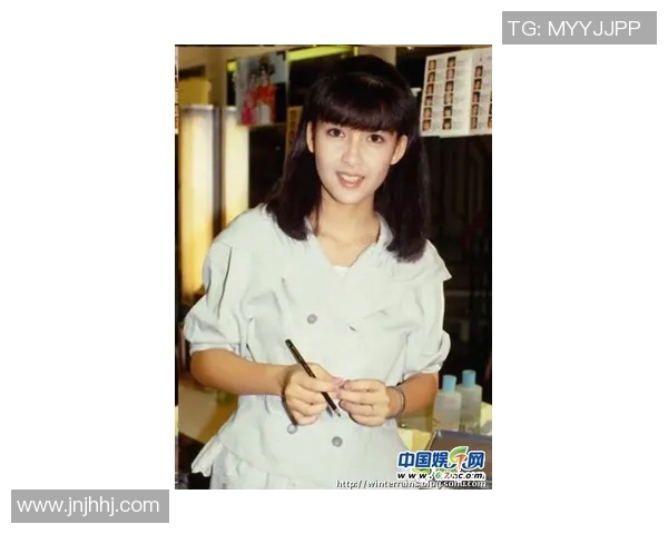 李丽的排球旅程：从青涩少女到赛场明星的心路历程