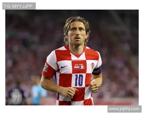 足球明星为何在全球范围内备受追捧与崇拜的深层原因解析